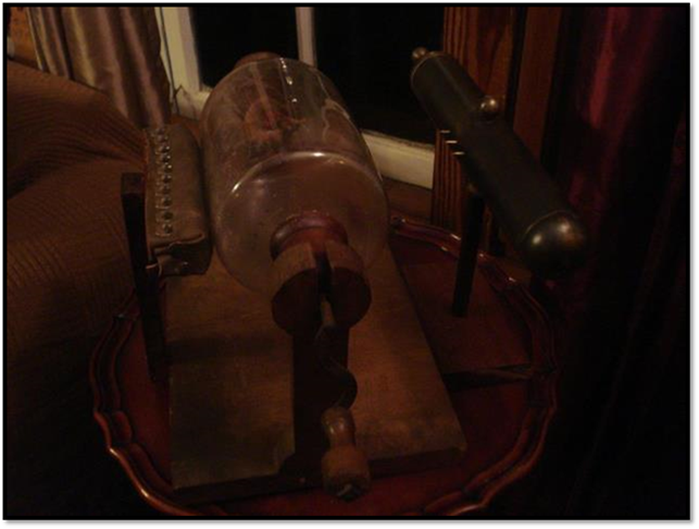 http://www.electrotherapymuseum.com/2013/1700sStatic/DSC00306.jpg